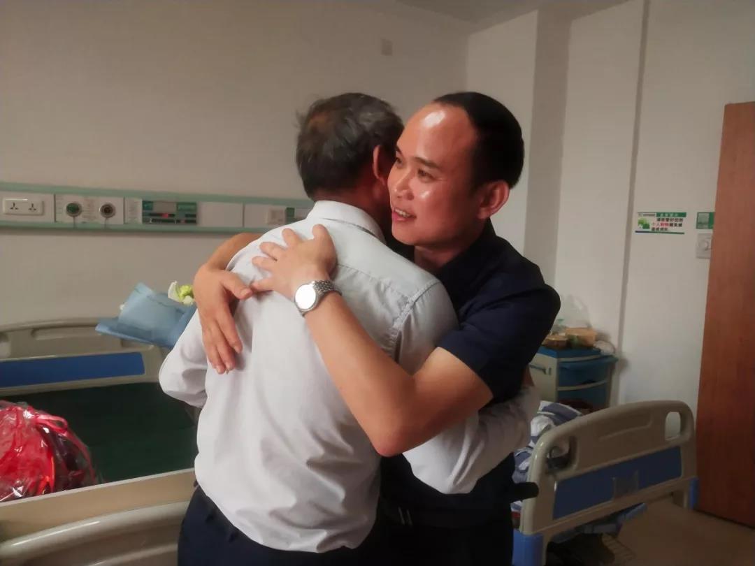 真情關(guān)懷，慰問員工丨老羅，愿您早日康復(fù)！